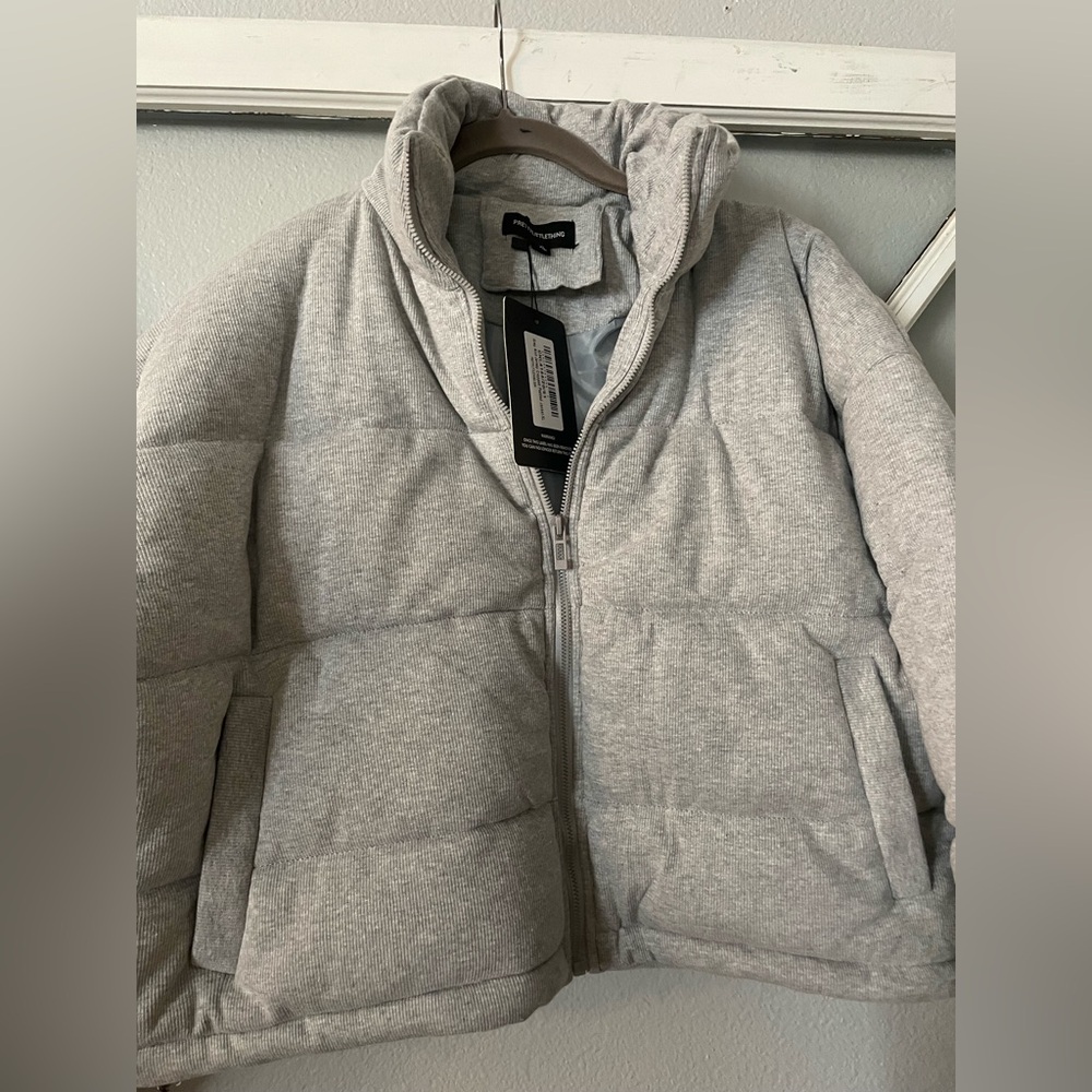 Pretty Little thing puffer jacket - Picture 5 of 10